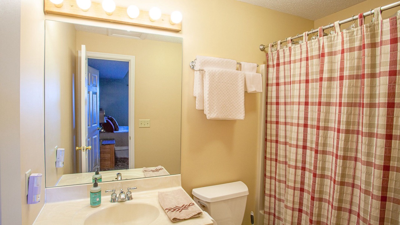 Photo of Bathroom in McGaheysville