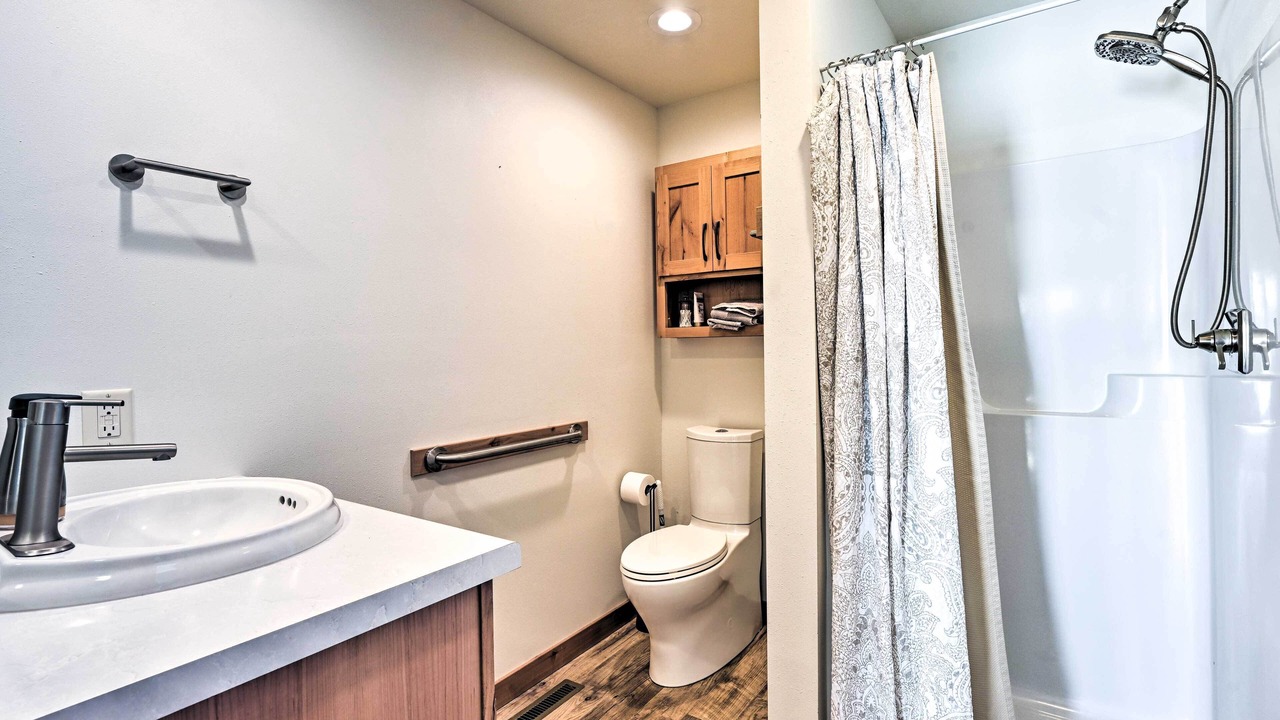Photo of Bathroom in Okee