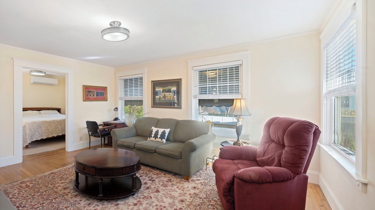 Photo of Livingroom in East Greenwich