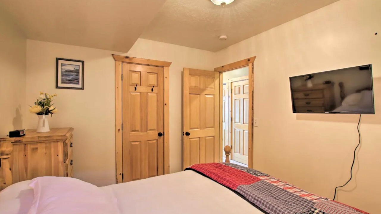 Photo of Bedroom in Harbor Village