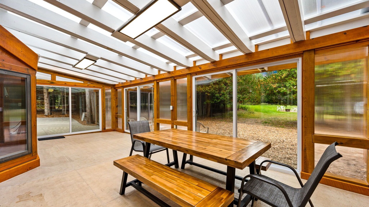 Photo of Bedroom in Rowleys Bay