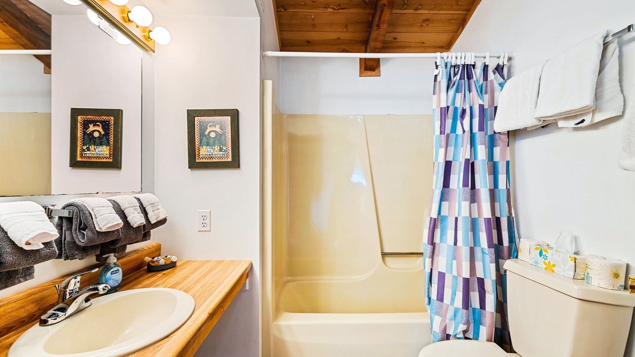 Photo of Bathroom in Rowleys Bay