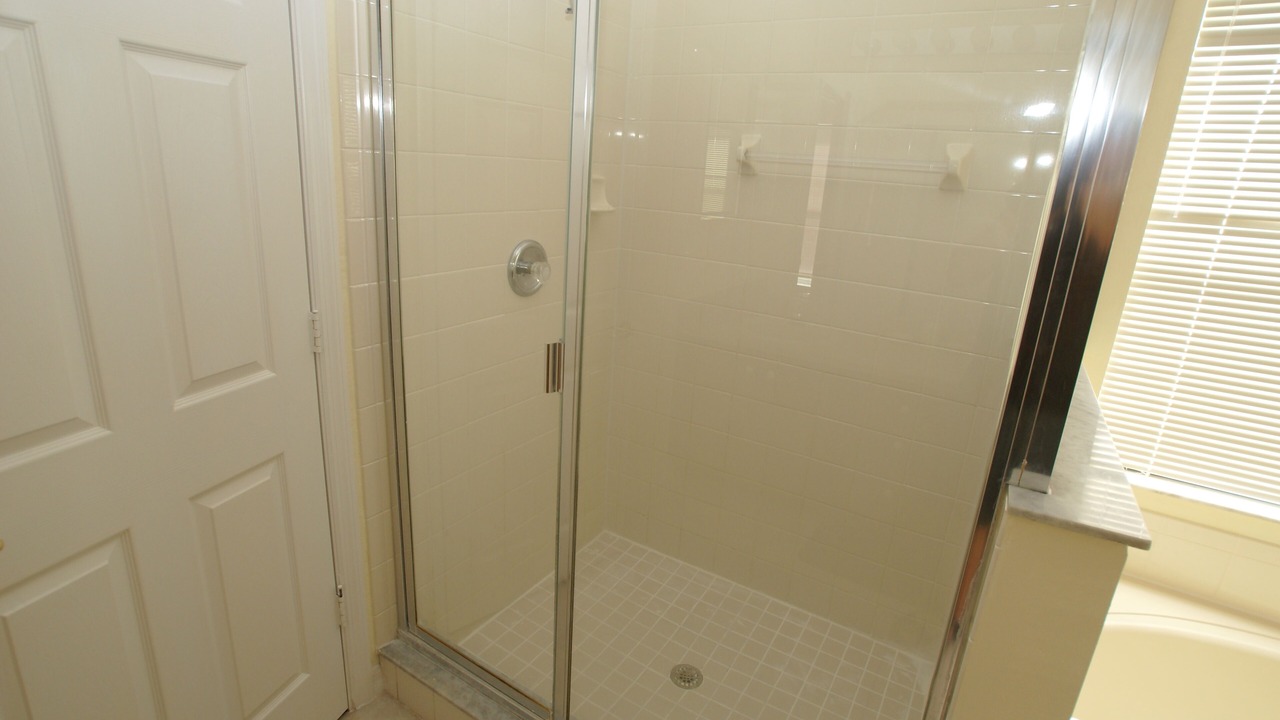 Photo of Bathroom in Orange Tree
