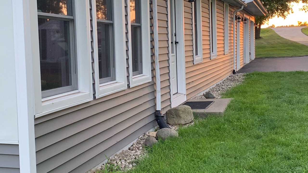Photo of Outdoor in Abrams