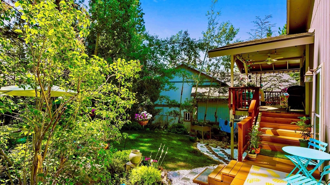 Photo of Patio Balcony in Round Hill Village