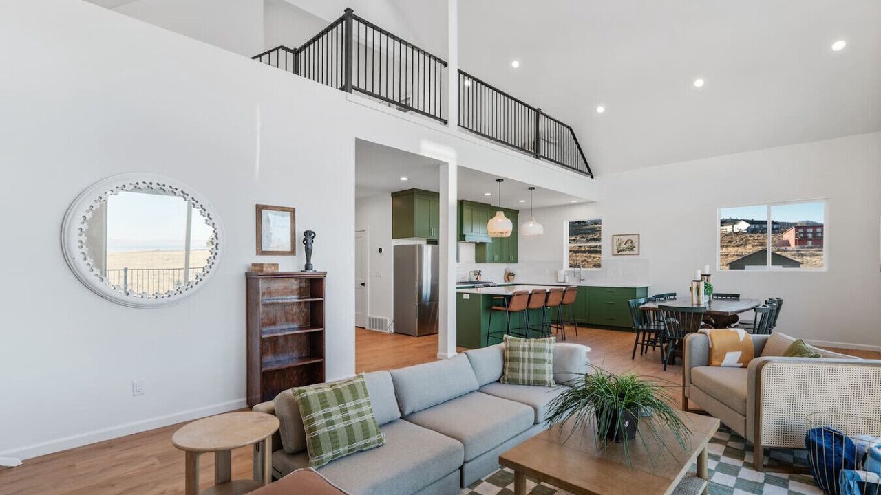 Photo of Livingroom in Sweetwater