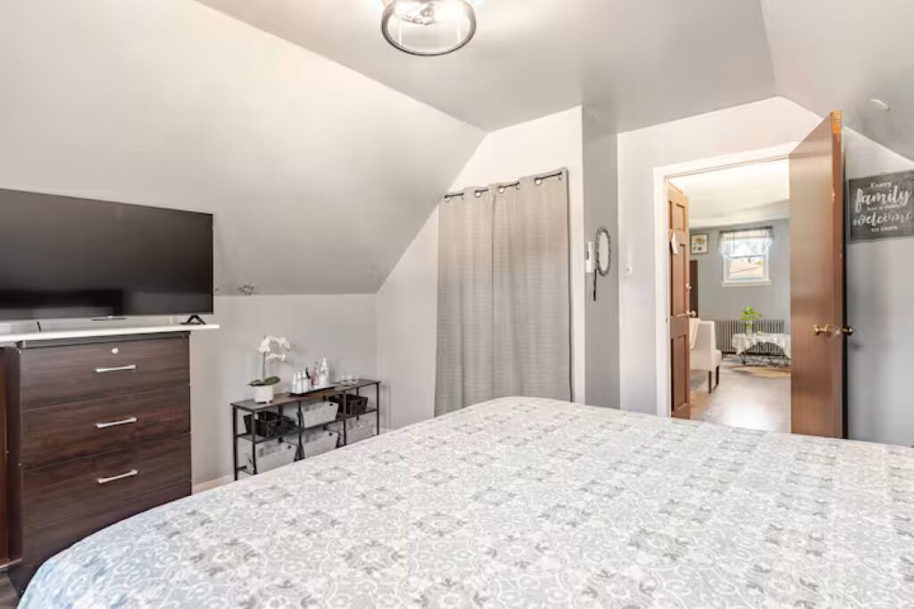 Photo of Bedroom in Queens