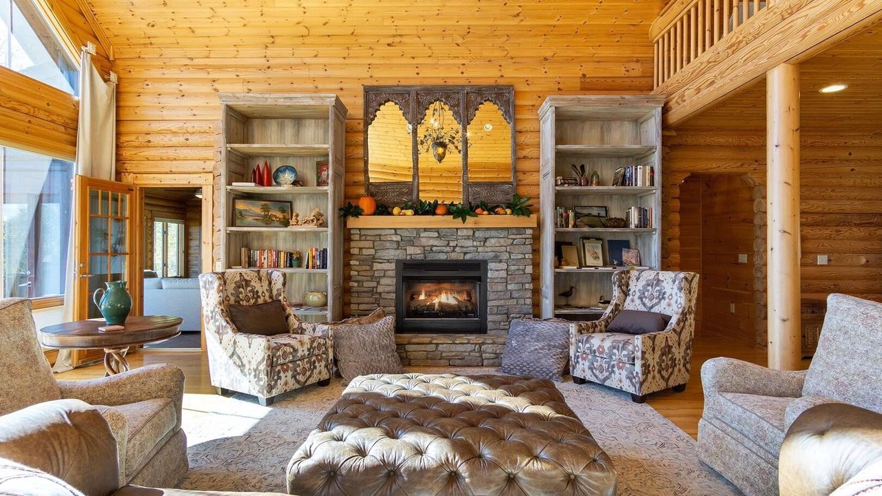 Photo of Livingroom in Old Fort