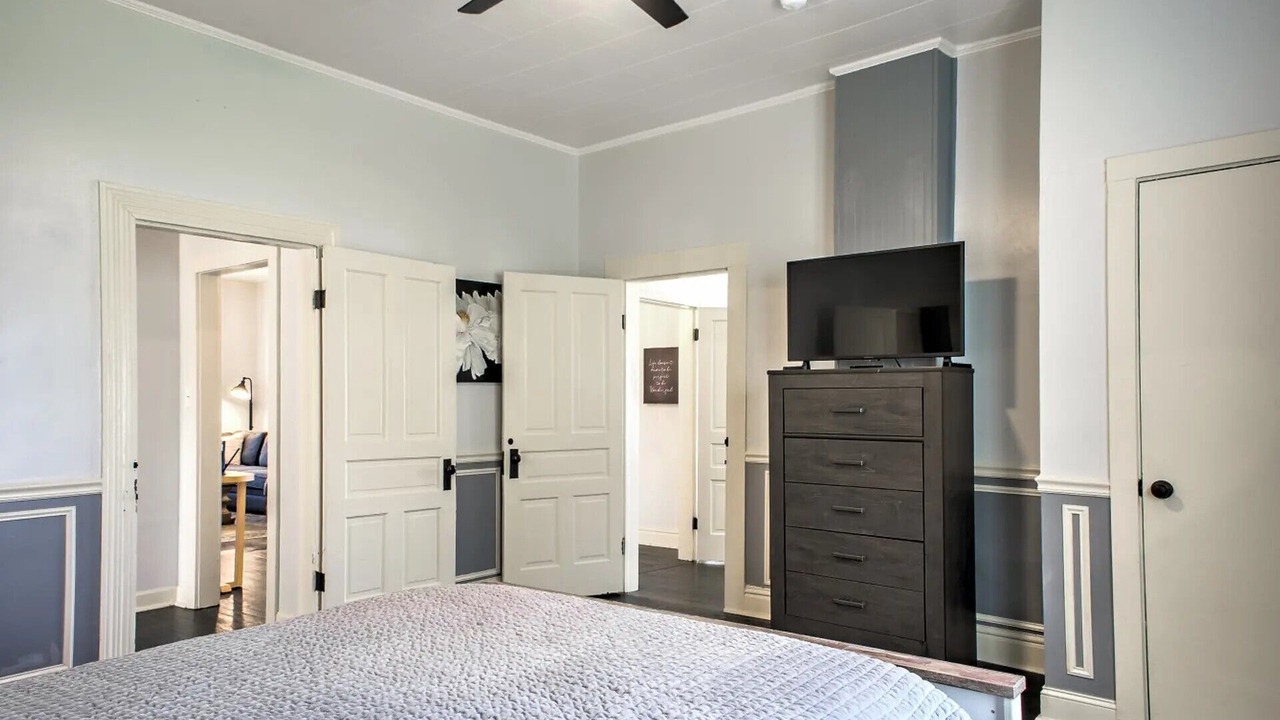 Photo of Bedroom in Old Fort