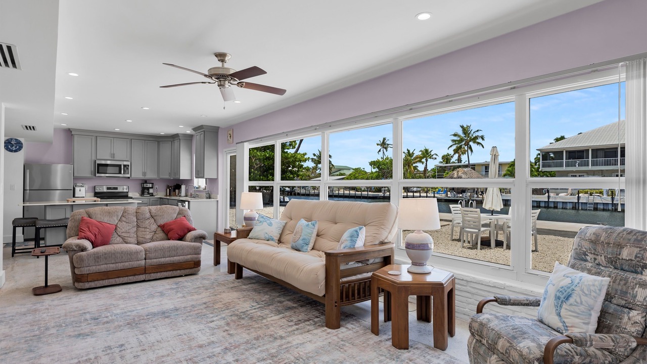 Photo of Bedroom in Venetian Shores