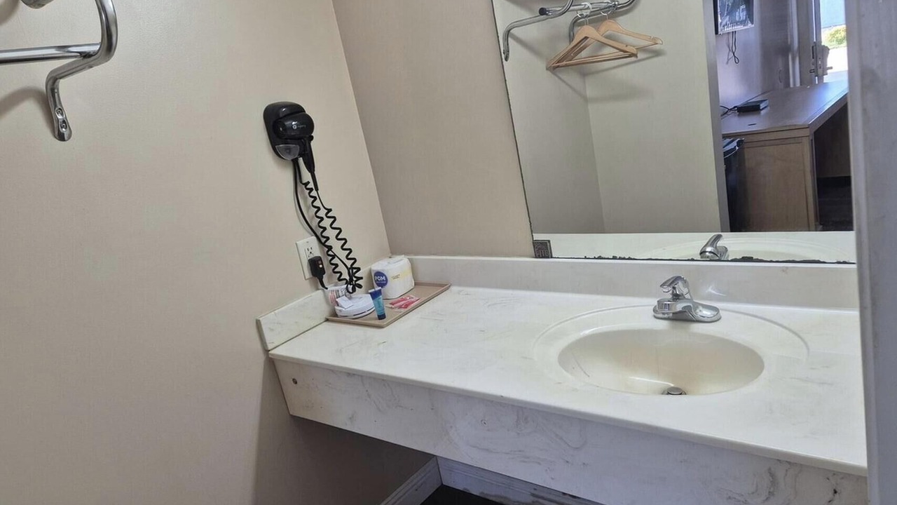 Photo of Bathroom in Chickamauga