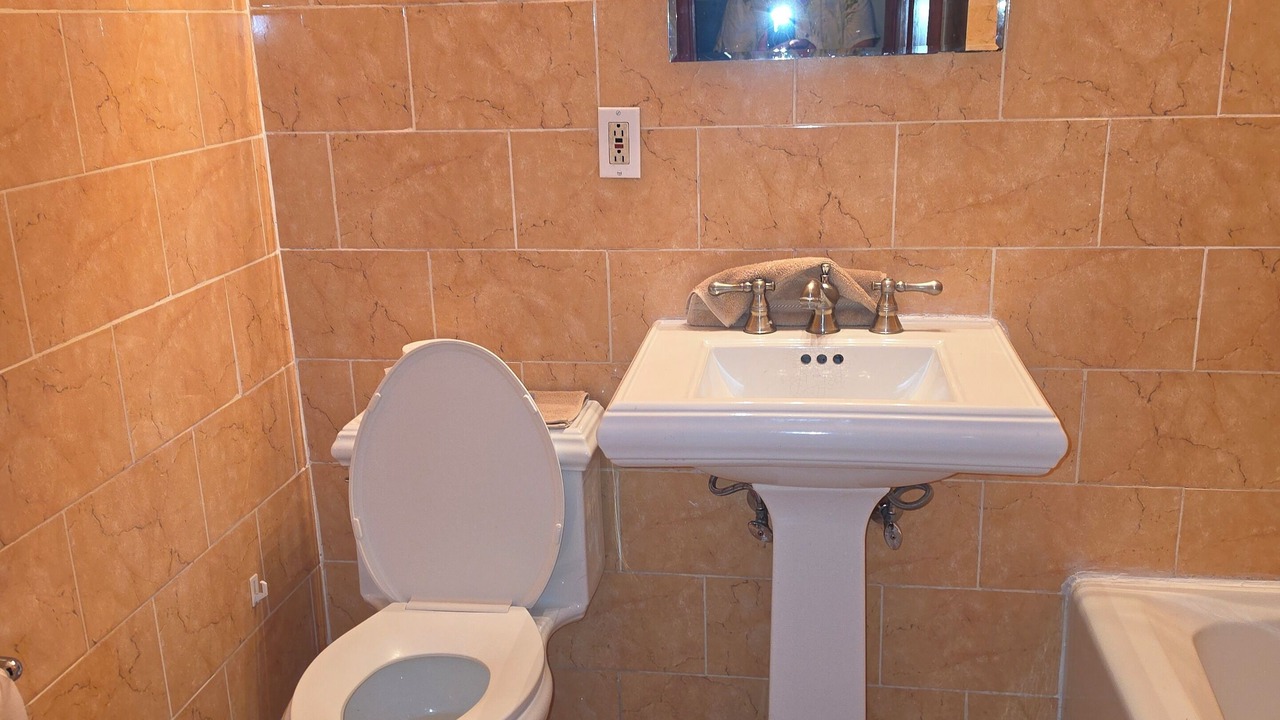 Photo of Bathroom in Central Park North