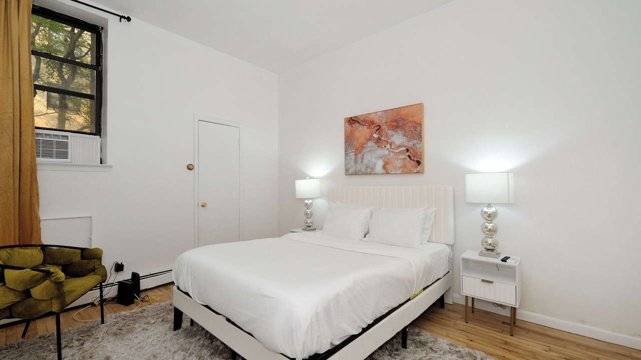 Photo of Bedroom in Manhattan Valley