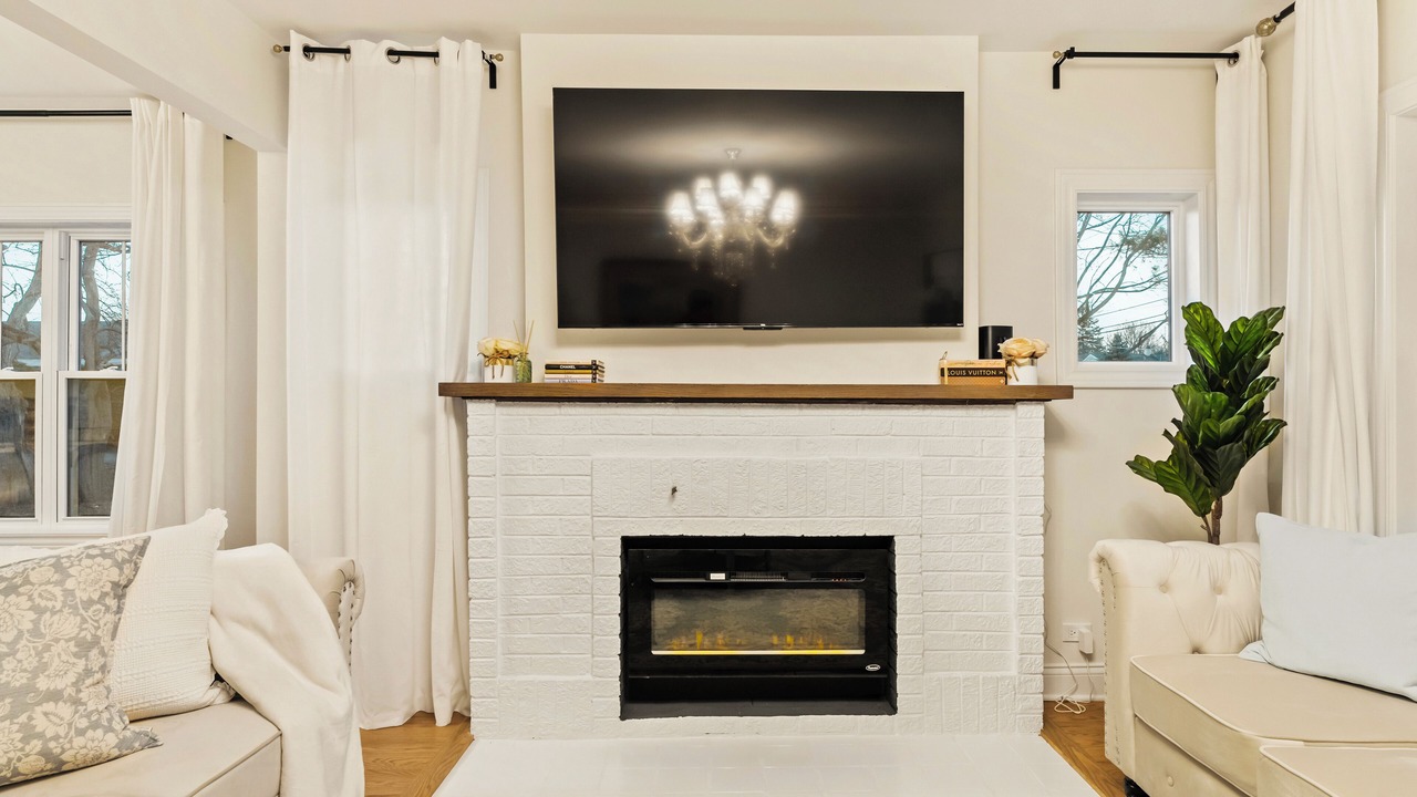 Photo of Livingroom in Glen Ellyn