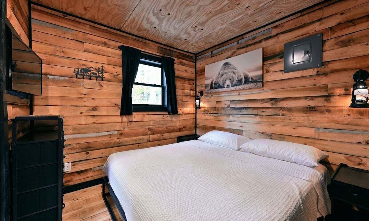 Photo of Bedroom in Iron River