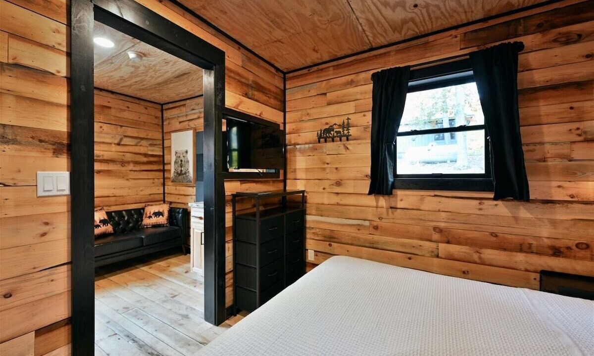 Photo of Bedroom in Iron River