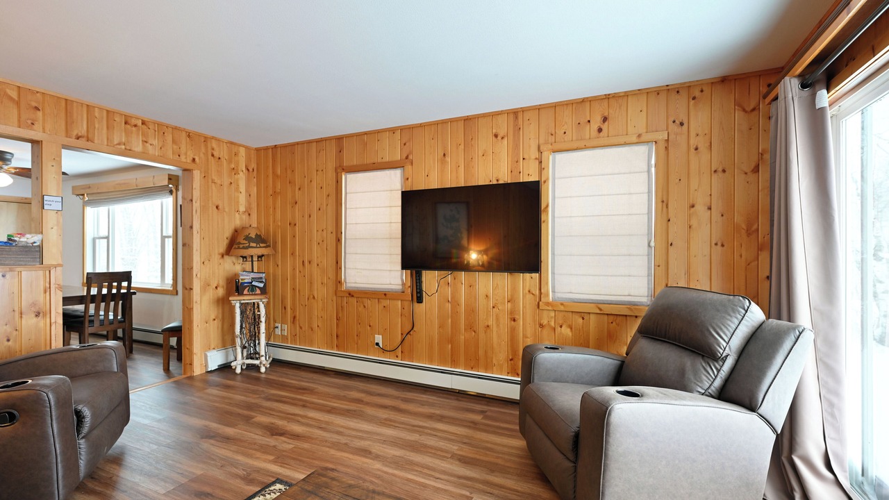 Photo of Livingroom in Cable