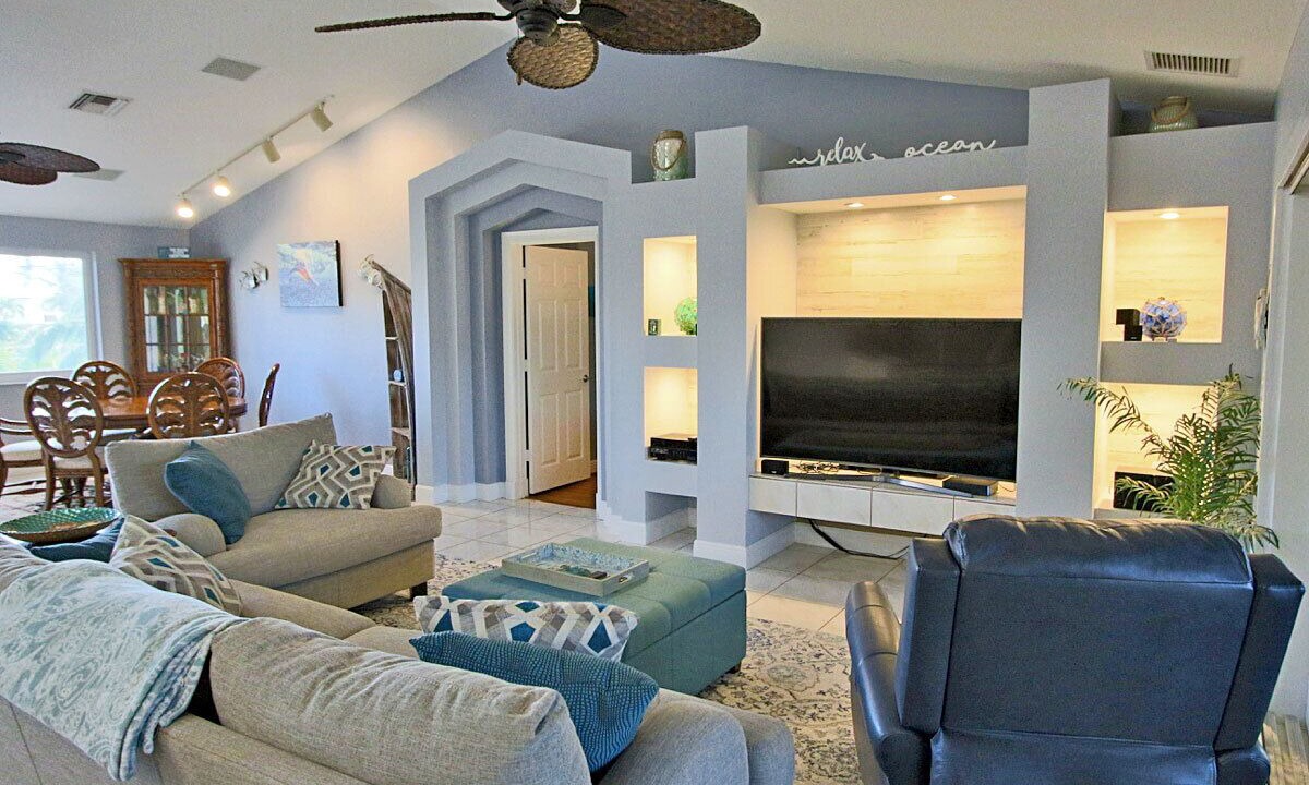 Photo of Livingroom in Venetian Shores