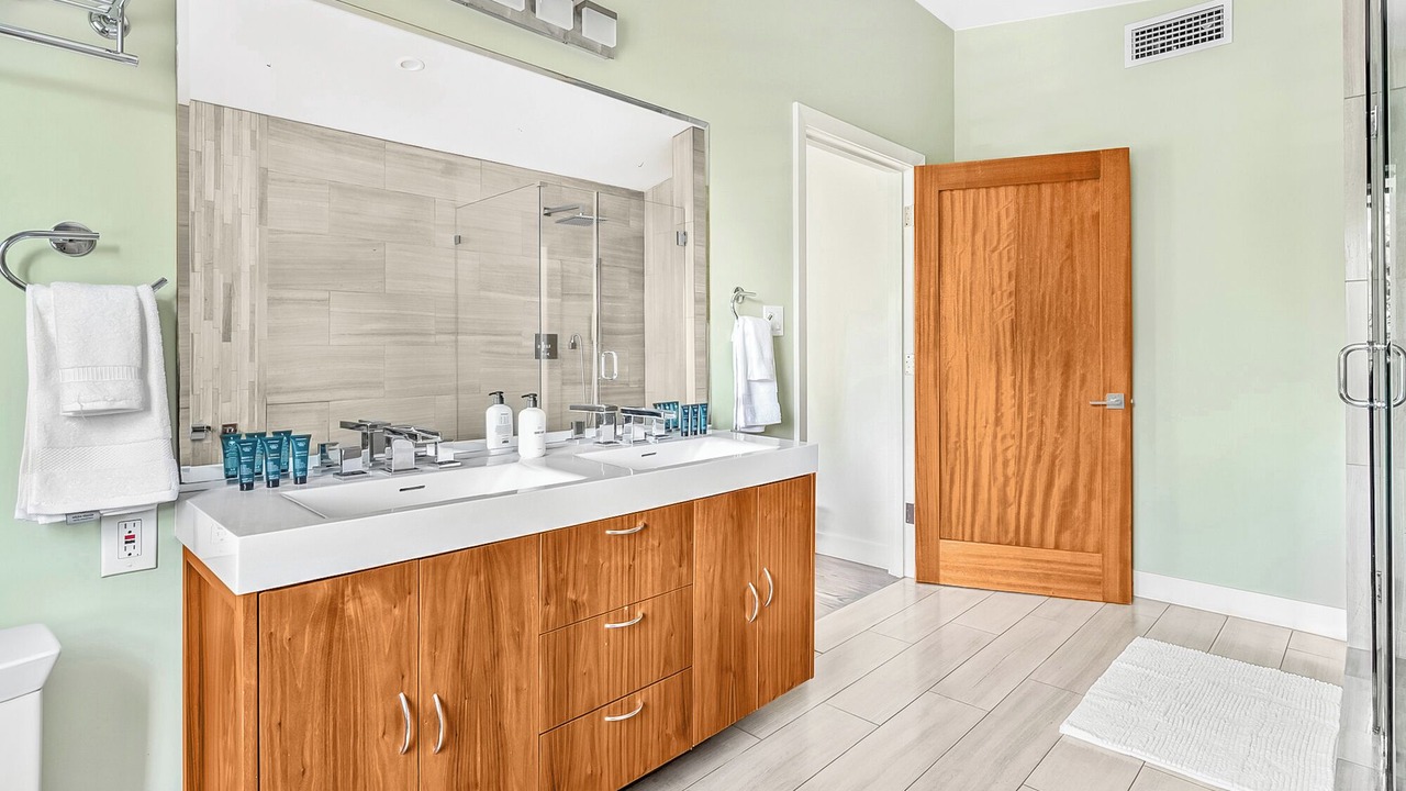 Photo of Bathroom in Hollywood Hills