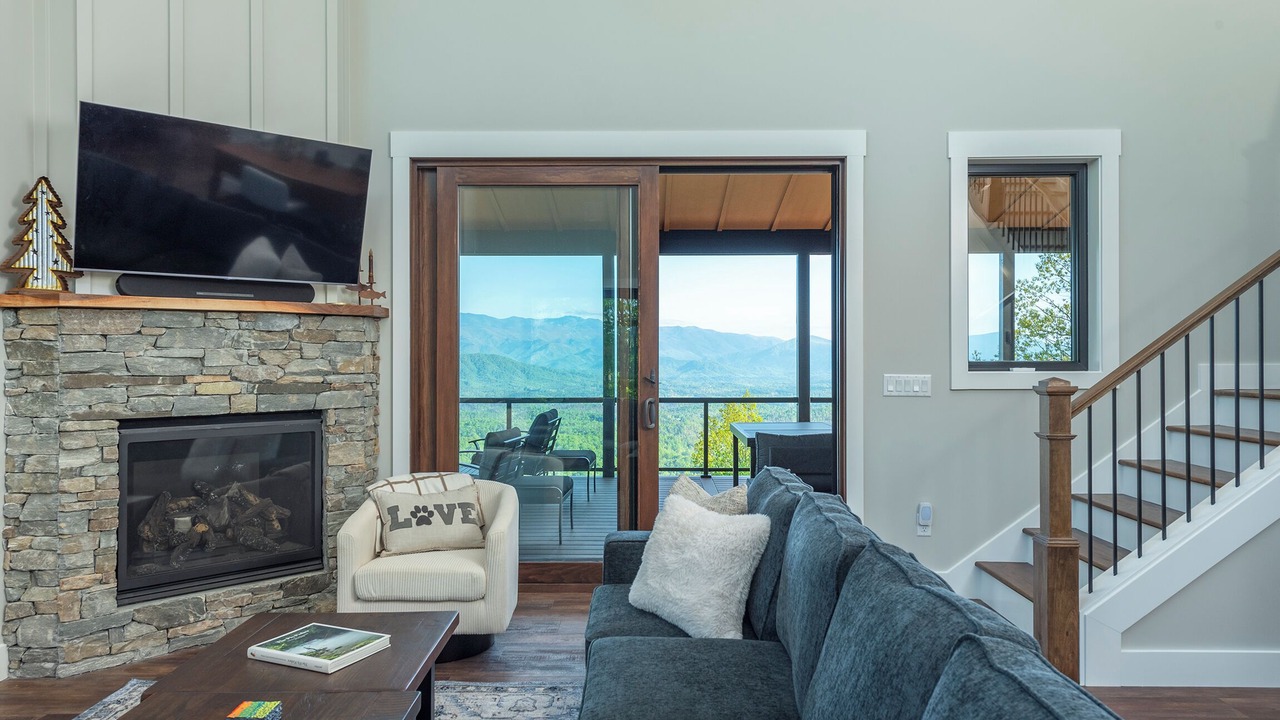 Photo of Livingroom in Old Fort