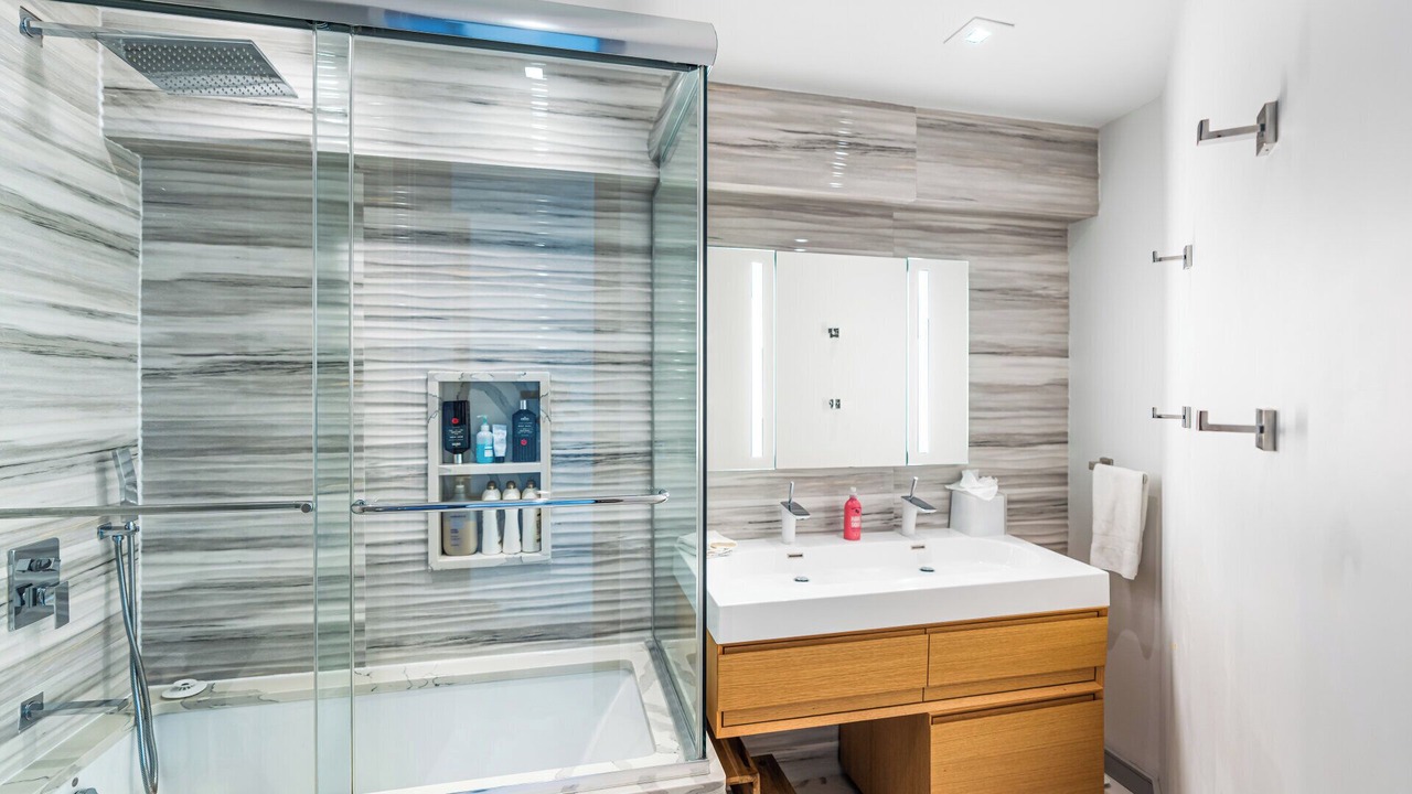 Photo of Bathroom in Shinnecock Hills