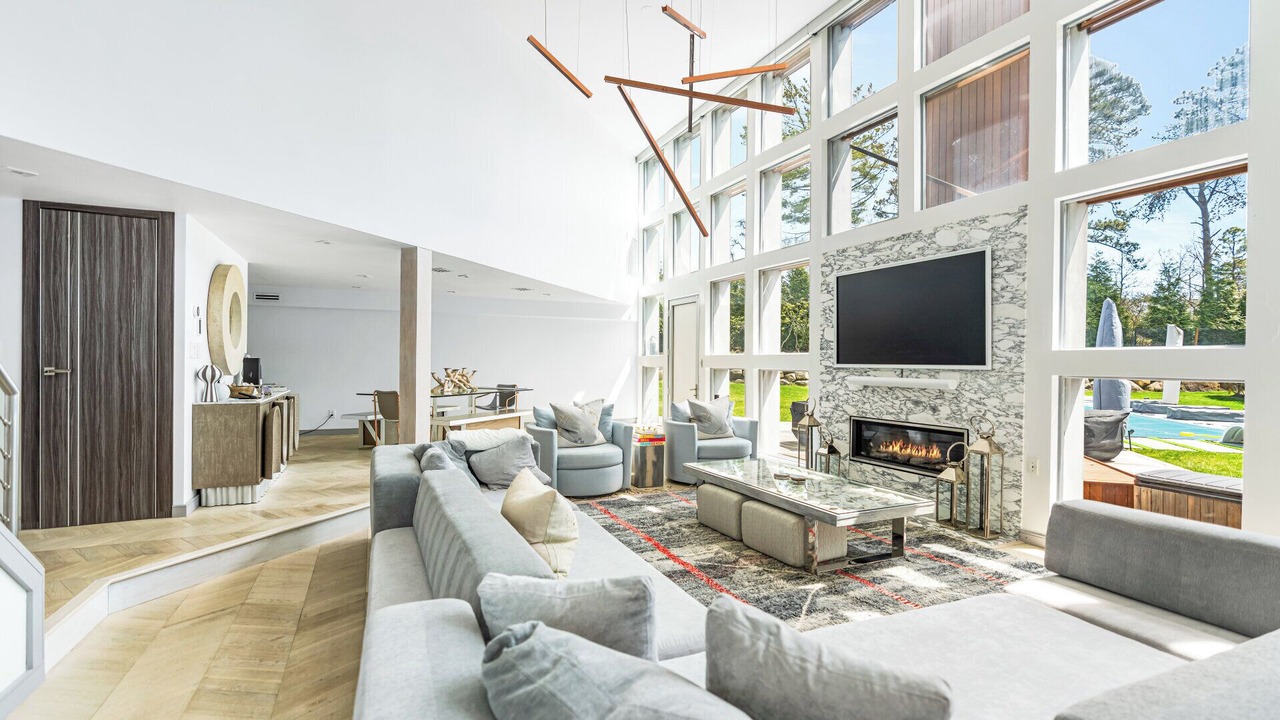 Photo of Livingroom in Shinnecock Hills