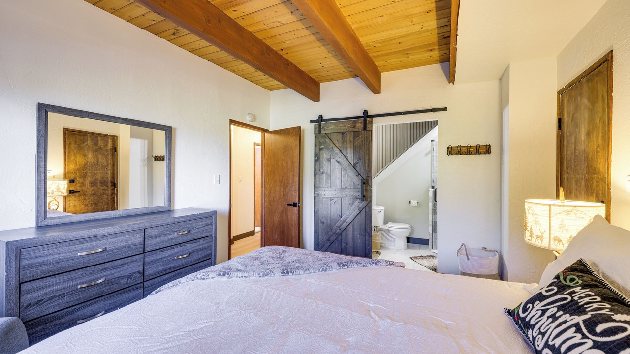 Photo of Bedroom in Arrowhead Villas