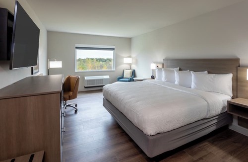 Kaukauna Hotel | GrandStay Hotel & Suites Kaukauna