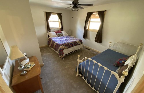Harrison Cabin | Buffalo Sky Cabin has stunning views of Buffalo National River and mountains