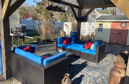 Berlin House | BEACH HAVEN Assatique/Berlin Dog friendly, outside bar and kitchen