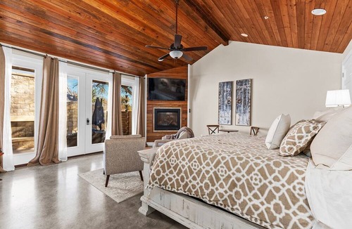Fredericksburg House | In Town Villas-Suite 5 |Private Hot Tub and Great Patio