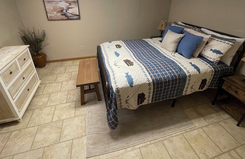 Guttenberg House | 6 bed, 2 bath house in Guttenberg Iowa on The Mississippi River, Sleeps 12