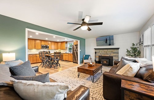 Sister Bay House | Hot Tub | Sauna | Bar | Arcade | Fire Pit