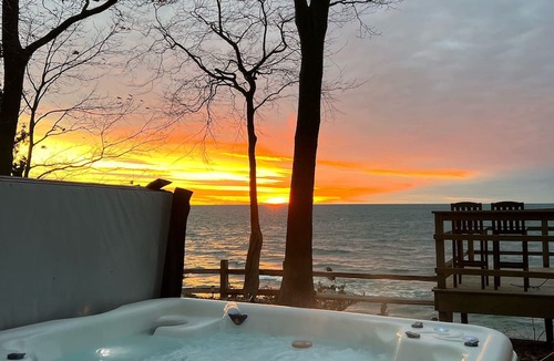 Fennville House | Stay on Lake Michigan ~ Private Hot Tub, Fire Pit, Lakeside Deck!