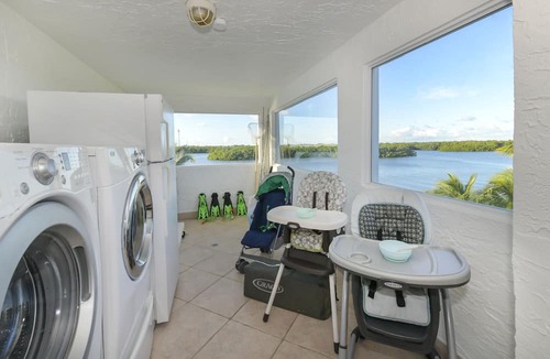 Marathon House | Waterfront, 100ft Dock, Kayaks, Bikes, Pool, Hot Tub, Basketball & Pickleball