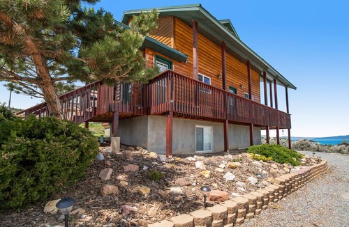 Sweetwater Cabin | Dog-friendly cabin with lake view & wraparound deck - near golf & Bear Lake