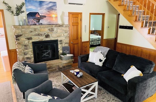 Sister Bay House | Private 3BR Gem on 2.5 Wooded Acres- Close to All