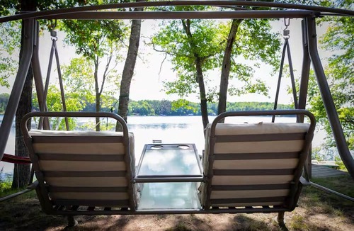Spooner House | Your Great Escape Lake Home- Pet Friendly, Sleeps 10 & Right on the Lake!