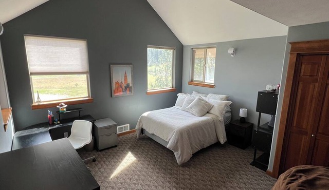 Beautiful home on the Little Spokane River in Colbert