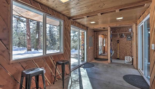 Cascade Cabin w/Mountain View & River Access in Cascade