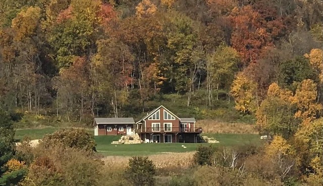 Best View in Sauk County! 15 Acres, bonfire, wood stove, pet friendly, game room in Spring Green