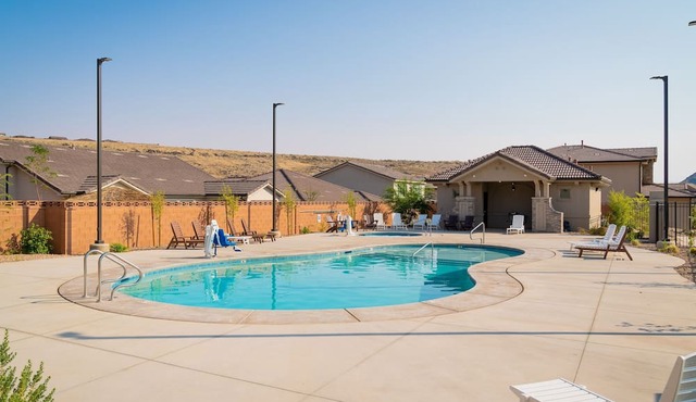 Desert Escape At Ladera 4 Bedroom Home by RedAwning in Washington