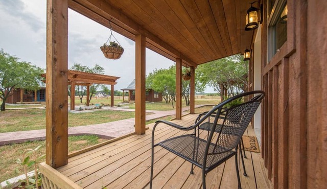 Deerfield Countryside Tiny Cabin #6 - 10 min to Silos at Magnolia in Waco