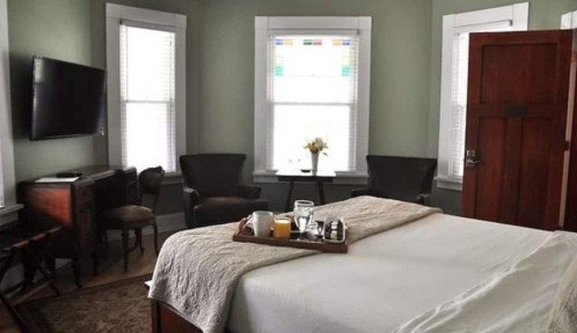Greenway House Bed & Breakfast in Green Lake