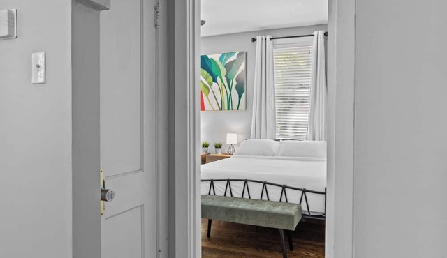 Botanical Bliss | JZ Vacation Rentals in St. Louis