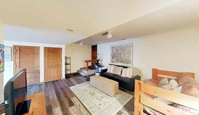 Mountain Hideaway - Hot Tub, 3 Living Areas, 5 min. to Shop/Ski in Park City