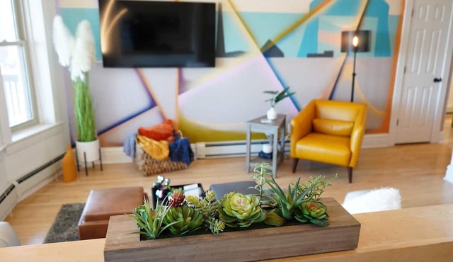 Zenith Condo: Your Downtown Duluth Retreat in Duluth