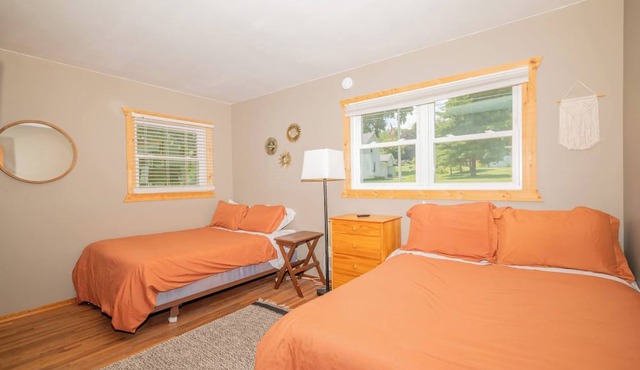 Waters Edge Cottage in Merrimac