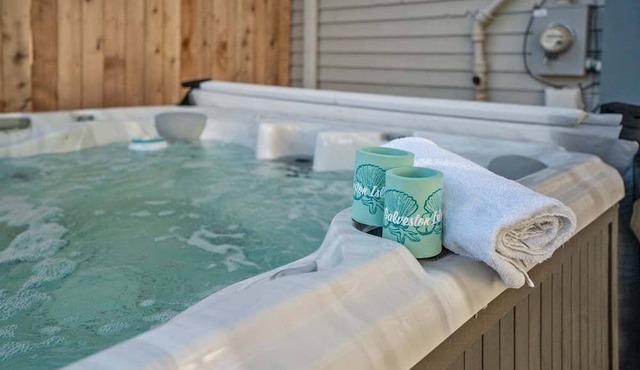 *Historic District* Hot Tub | Fire Pit in Galveston