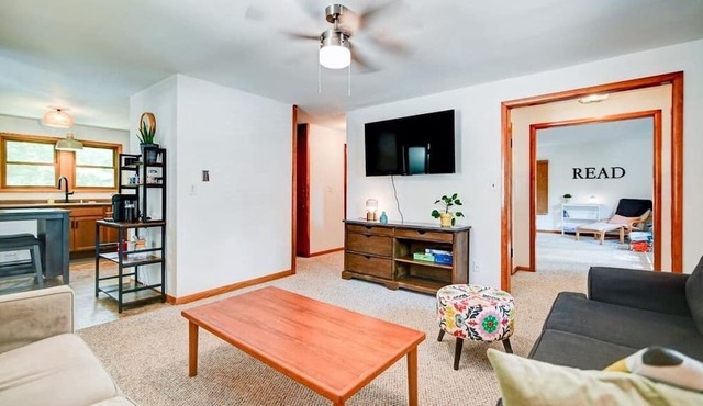 Clean and spacioius flat in great location near Epic and downtown Verona! in Verona